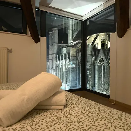 Duplex In The Heart Of With Fantastic Views 헨트